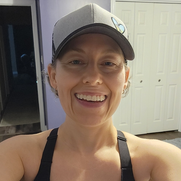 Meet your Posher, Shelly - Picture 2 of 2